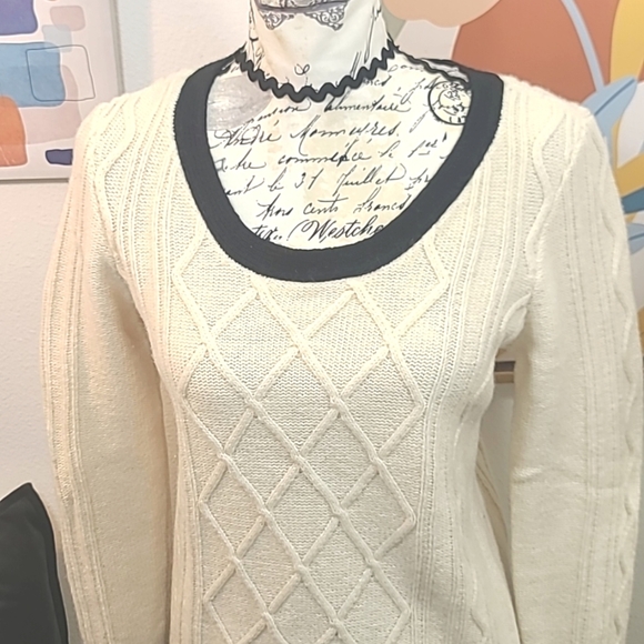 Brooklyn Industries 100% Lambswool cable knit sweater - Picture 3 of 10